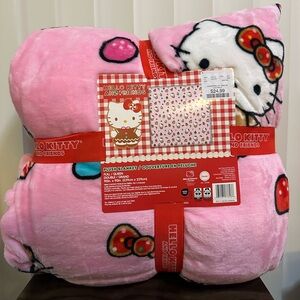 NWT Hello Kitty Blanket